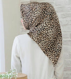 Women hijab scarf Fashion Imitation Silk Scarves large Square Muslim Scarf Printed Different Colors Lady Shawl